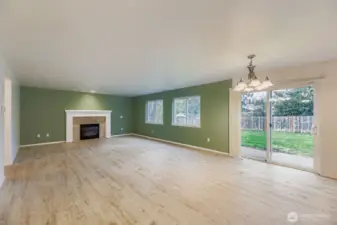 Living Room/Dining Area