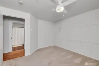 This extra space in the bedroom allows for even more.. a desk? a seating area?