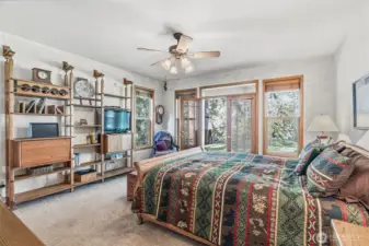 Primary Bedroom - Main Level