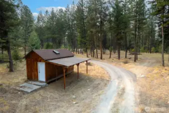 Insulated Outbuilding with a small loft, sky light just down from the House