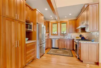 Cherry Cabinetry, Pull out Drawers, Full Kitchen,  Gas Stove, Granite Countertops