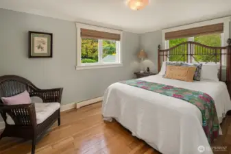 Guest bedroom