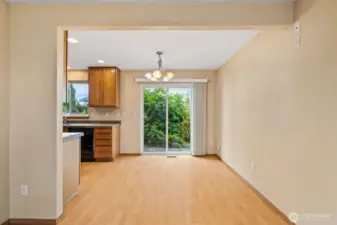 Good-sized kitchen + open dining = the ideal pairing for everyday ease and entertaining.