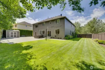 Just shy of 10,000sqft ~ Fully Fenced Backyard, all level & Usable