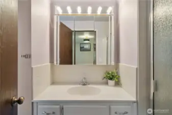 Primary Bath: Upstairs