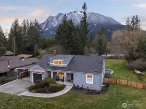 Beautifully landscaped ½-acre lot with sweeping views of Mt. Si and the Cascades.