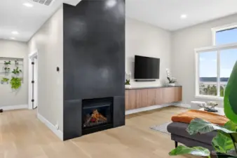 Gas fireplace, faced with ceramic