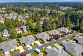 Set in University Place near groceries, parks, Chambers Bay, restaurants, and schools. Reach so much in 5 or 10 minutes from home.
