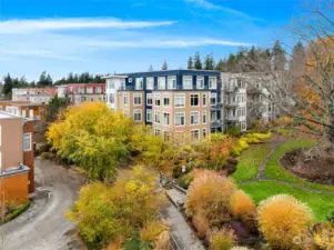 Welcome to Harbor Square on Bainbridge Island! Modern condominium living with easy access to the ferry and downtown Winslow