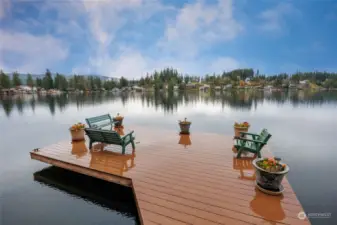 Space for relaxing with guests at the end of the dock.