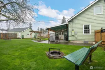 Built-in firepit