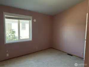 Second bedroom.