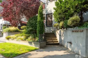 Kinnear Condos Side Entrance