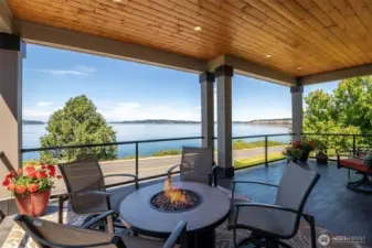 Cozy up by the fire while soaking in legendary Puget Sound and Olympic Mountain views.