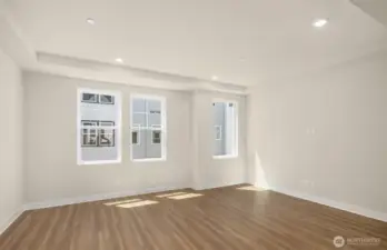 Spacious and bright gathering room