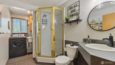 Lower 3/4 bath