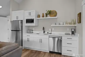 Guest House - kitchenette.