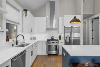 Kitchen great for entertaining.