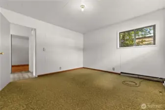2nd Bedroom door to hallway.