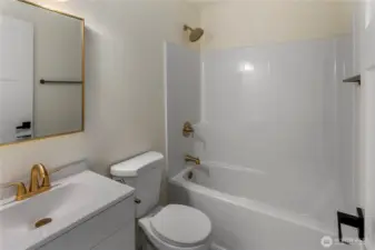 Full Bathroom 2