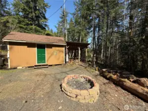Extra large outbuilding w/ shelving..all tools stay!