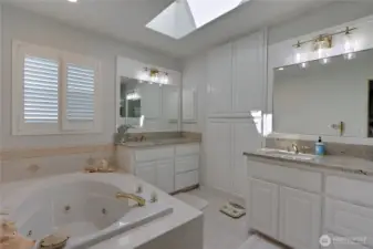 Updated Primary Bath with Jetted tub