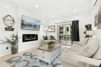 Livingroom with cozy gas fireplece