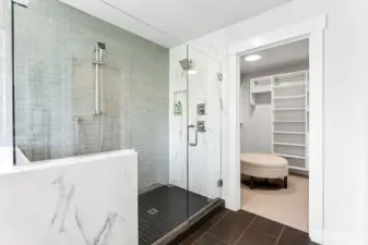 Huge, fully tiled shower