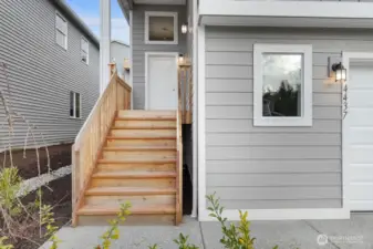 Photographs are for illustrative purposes only. Features, finishes, interior/exterior colors, landscaping and floorplan shown may vary from actual homes built.