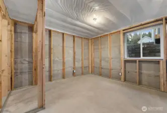 Photographs are for illustrative purposes only. Features, finishes, interior/exterior colors, landscaping and floorplan shown may vary from actual homes built.