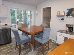 Eat In Kitchen w/Slider to Covered Deck