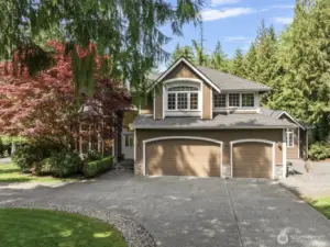Step into this 3080* sq ft, 4 bedrooms, 2.5 bath home with a main floor bonus room and office.