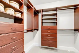 Large walk in closet in the primary suite .