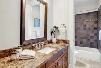Full bath shared by the two upstairs bedrooms.
