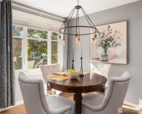A perfect little dining area right off the kitchen.