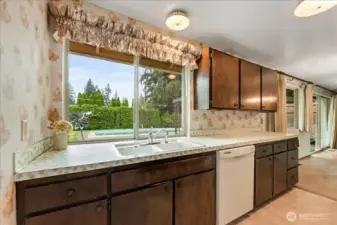 Let's go with vintage here... but everything works just beautifully.