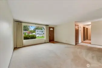 Great sized Living Room