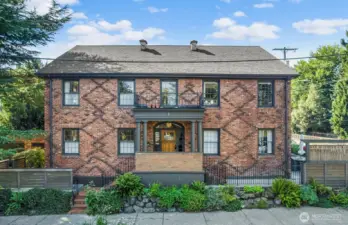 Stunning architectural building with high original build quality and attention to detail and lovingly restored.