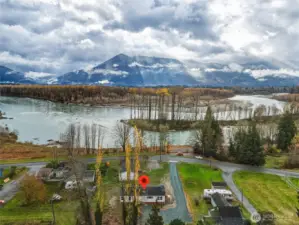 Cozy home in the foothills of nature!