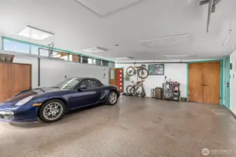 Heated garage with epoxy floors