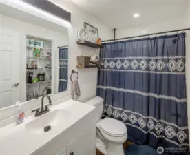Main floor full bath