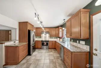 Gorgeous kitchen with beautiful upgraded appliances. Small features like under cabinet lighting create a great atmosphere.