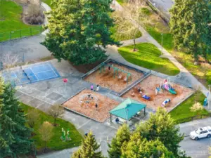 Only minutes to walk around the corner to Kent's Canterbury Park & Playground!