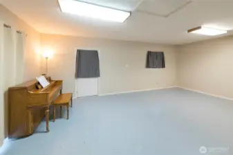 Versatile room with endless possibilities—games, gym, or home theater!