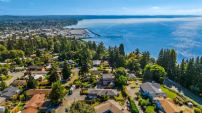 Overhead shot of the Puget Sound within walking distance from the home