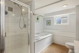 Jetted Tub with Walk in Shower