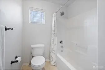 Upstairs Full bathroom