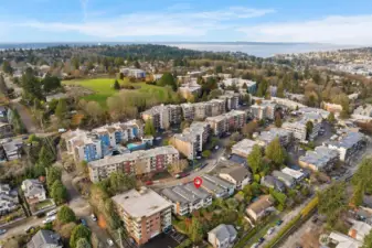 Bird’s-eye view of a beautifully situated community close to city conveniences and everyday favorites.