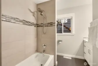 Upstairs Hall Full bath