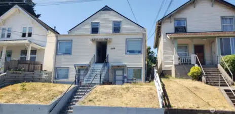 Investment opportunity close to PSNS,Olympic College and Bremerto-Seattle Ferry offers consistent demand for area rentals.